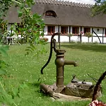Kirsebaerkroen - The Between Гостевой дом 3*