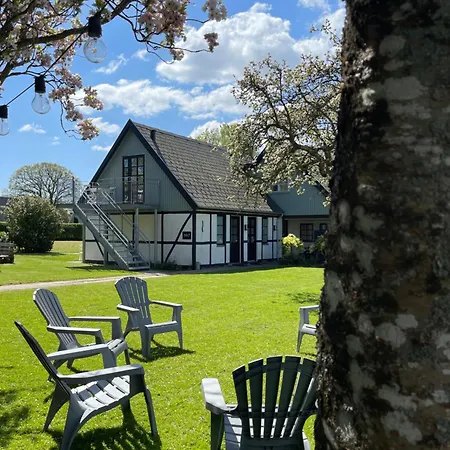 Kirsebaerkroen - The Between Guest house