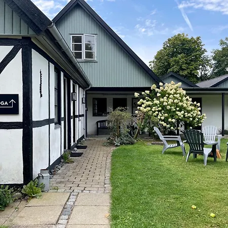 Guest house Kirsebaerkroen - The Between