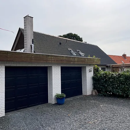Kirsebaerkroen - The Between Guest house 3*