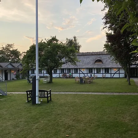 Kirsebaerkroen - The Between Πανσιόν 3*