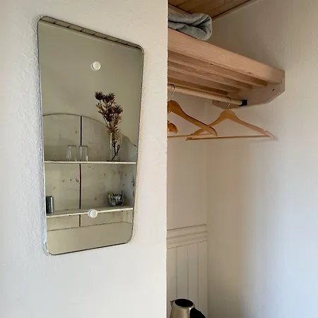 Kirsebaerkroen - The Between Gæstehus Præstø