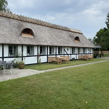 Kirsebaerkroen - The Between Pensjonat 3*