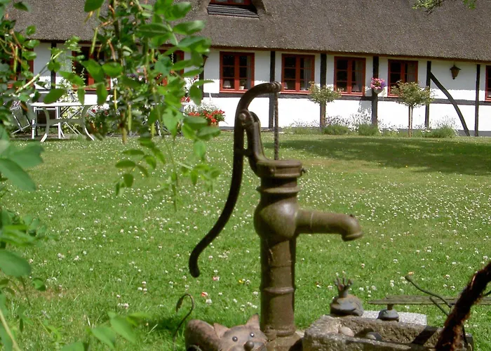 Kirsebaerkroen - The Between Gasthof 3*