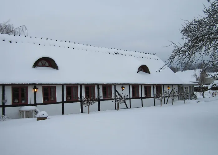 Kirsebaerkroen - The Between