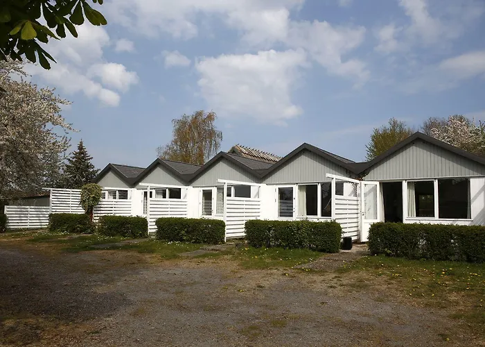 Kirsebaerkroen - The Between Gasthof 3*